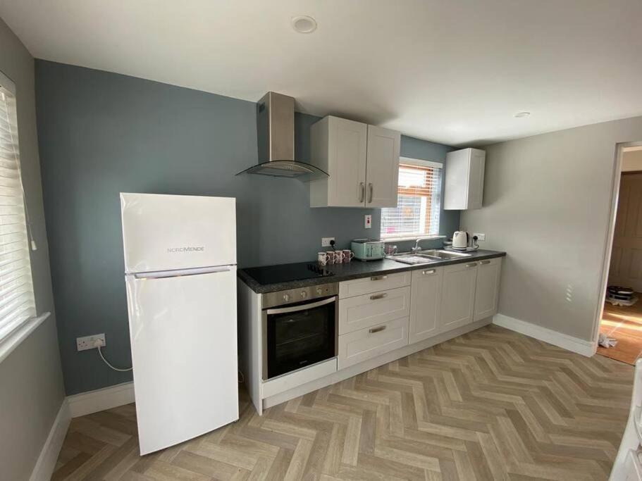 Luxury Holiday Rental With Sea Views On The Wild Atlantic Way ทราลี ภายนอก รูปภาพ