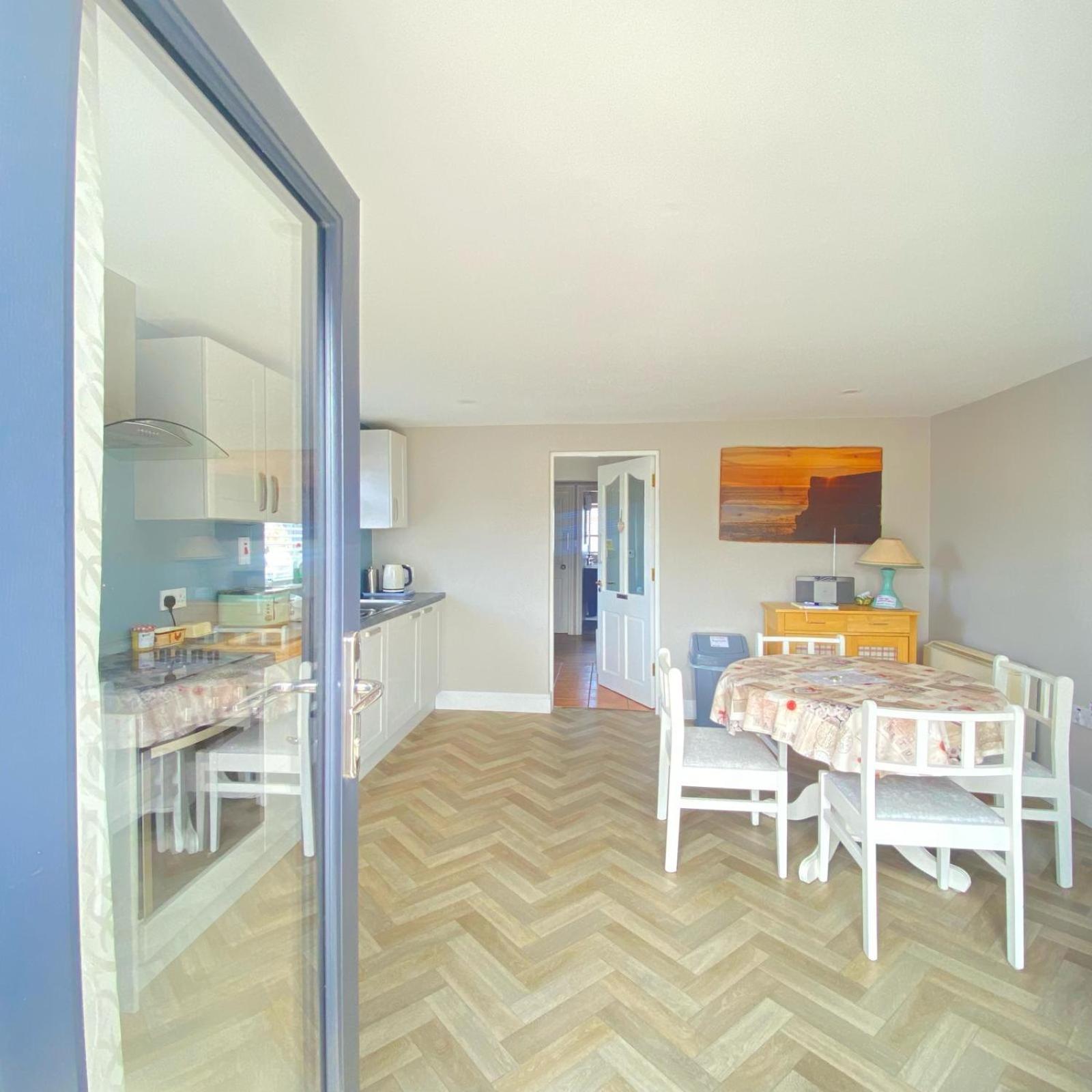 Luxury Holiday Rental With Sea Views On The Wild Atlantic Way ทราลี ภายนอก รูปภาพ